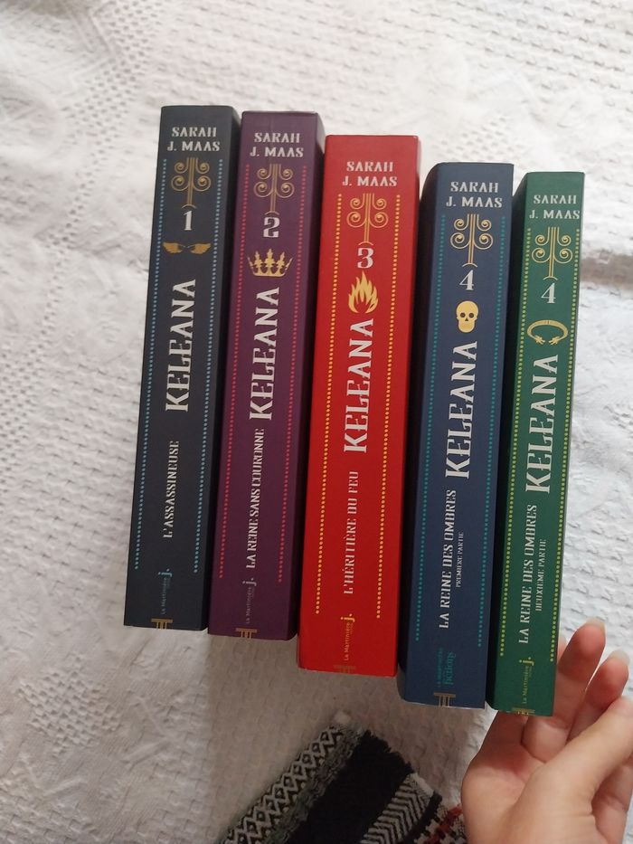 Romans Keleana tomes 1 + 2 + 3 + 4 Partie 1 et 2 La Reine des Ombres-Sarah J. Maas - photo numéro 3
