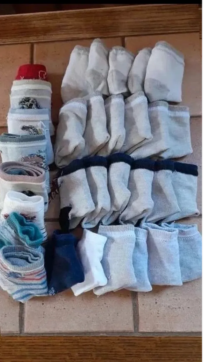Lot de  32 paires de chaussettes