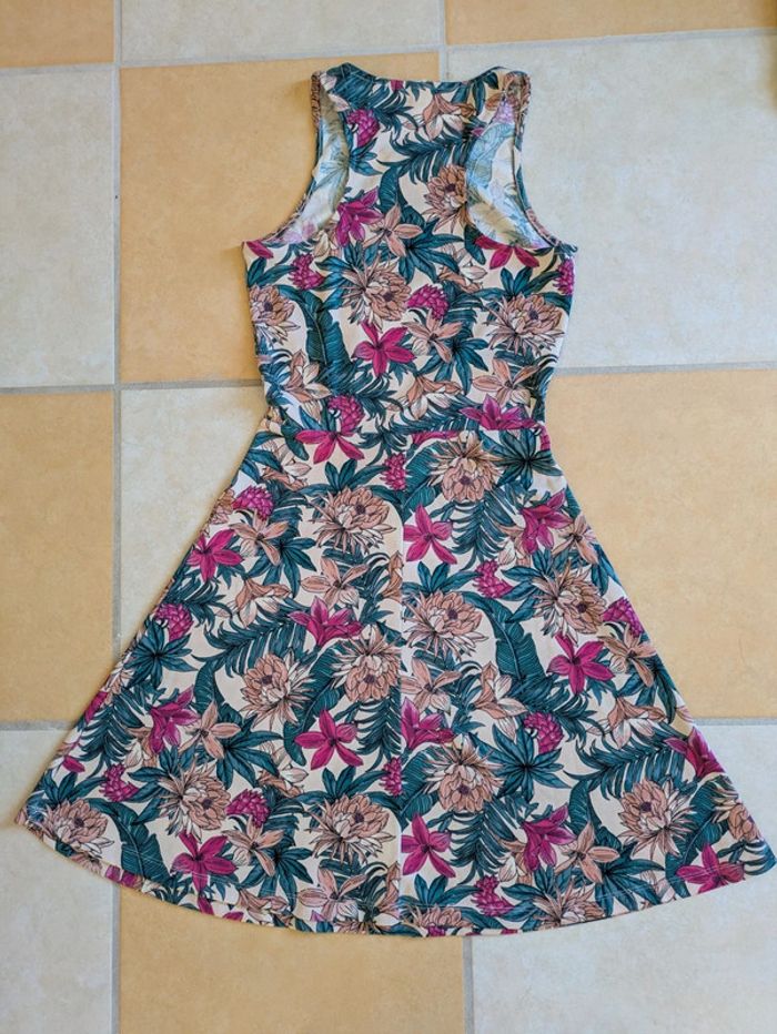 Robe motif été exotique très jolie tendance XS 34 h et m - photo numéro 4