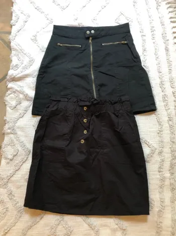 Lot 2 jupes noires taille 38