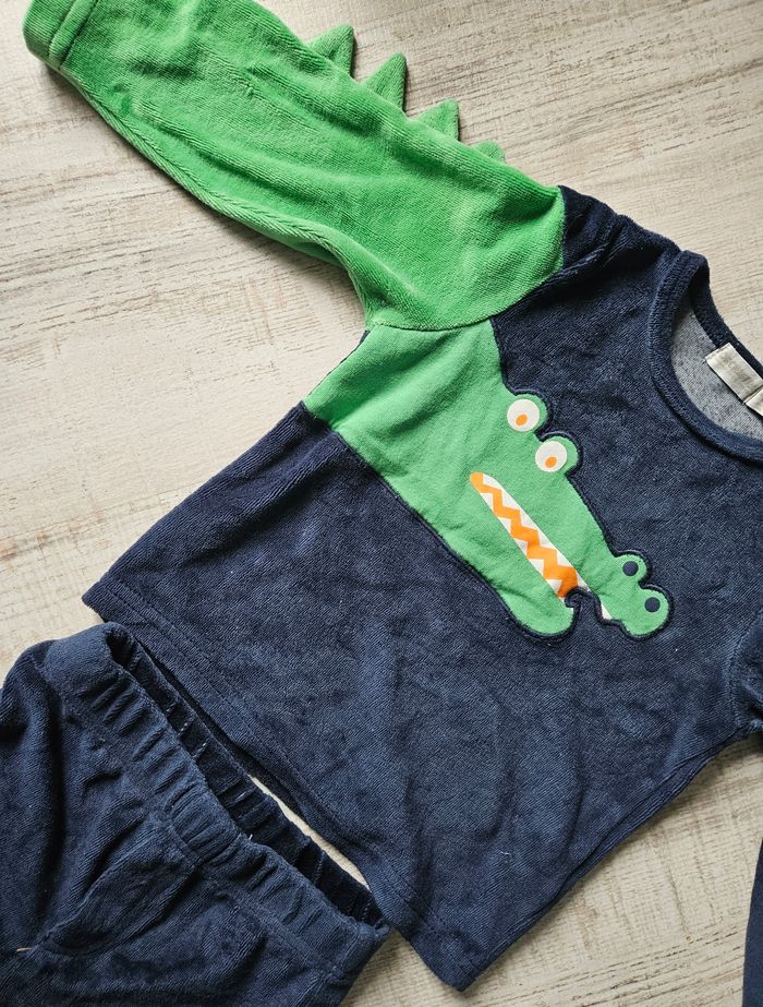 Pyjama velours crocodile 2ans - photo numéro 3