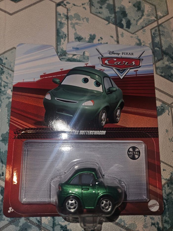 Voiture cars disney mattel metal neuf cars disney pixar mattel