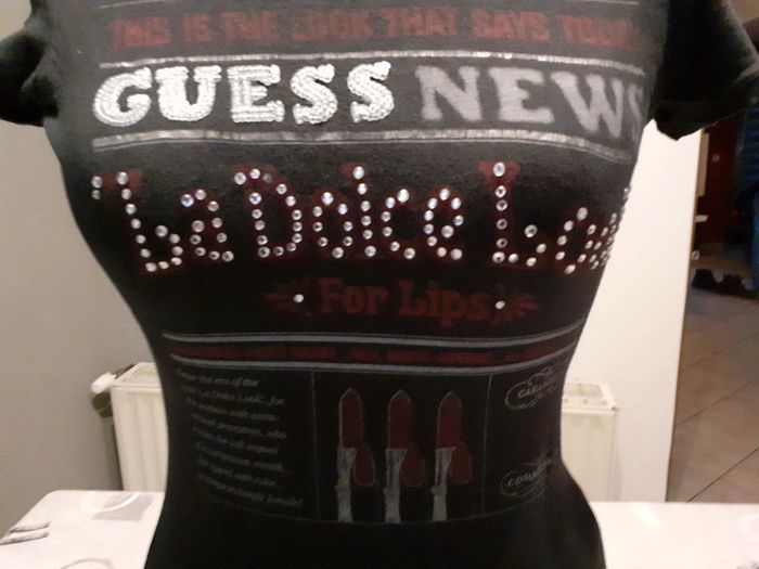 T-shirt Guess taille S - photo numéro 2