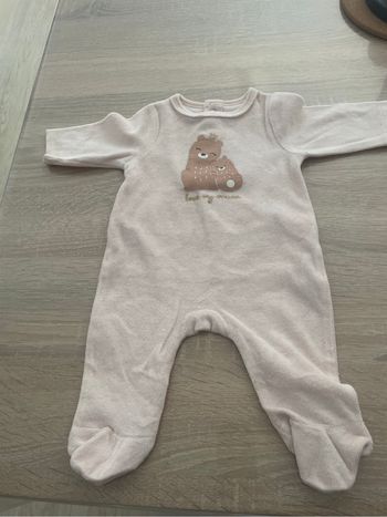 Pyjama velours rose Gémo 1 mois – très bon état
