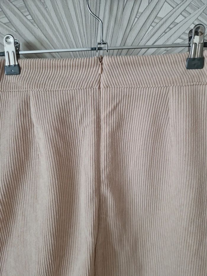 Jolie jupe velours fin taille 40 - photo numéro 3