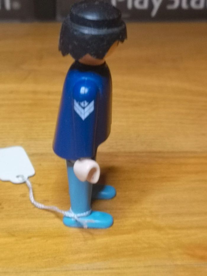 Figurine vintage Playmobil en bon état - photo numéro 2