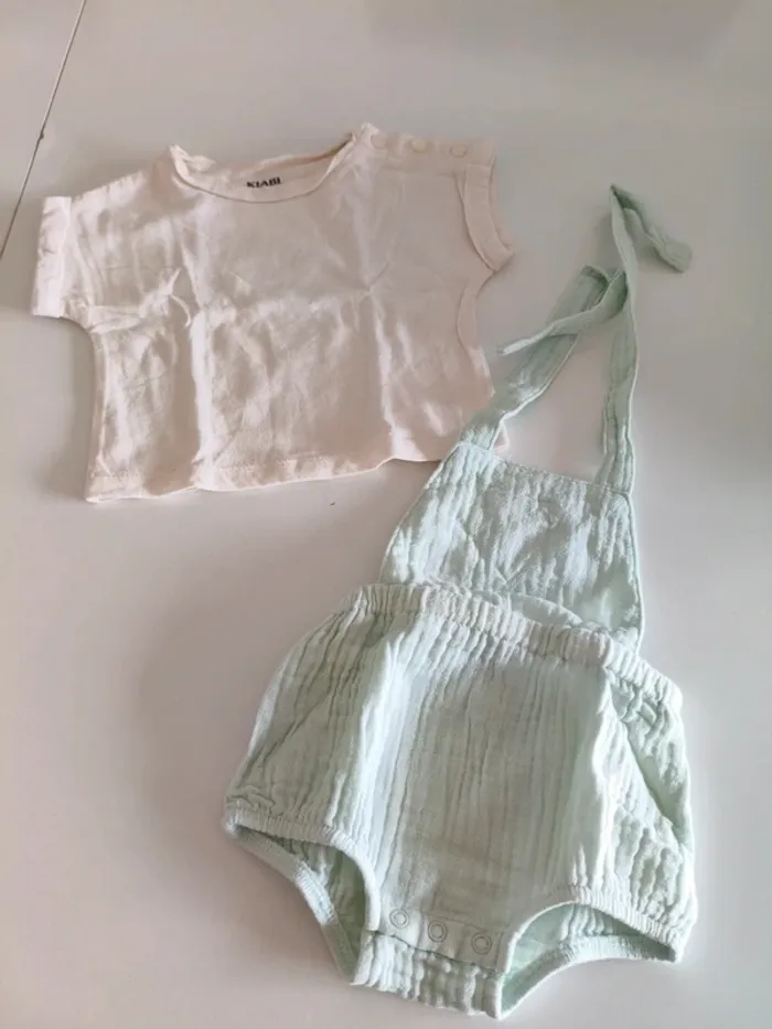 Ensemble t-shirt et grenouillère