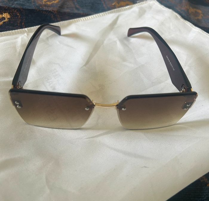 Lunette de soleil Prada - photo numéro 2