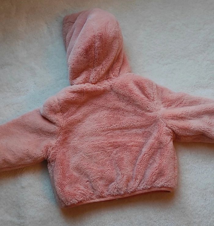 Manteau fausse fourrure rose Kiabi 3 ans. - photo numéro 3