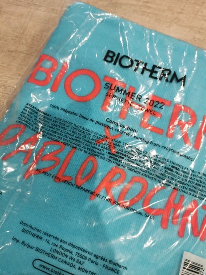 Serviette summer 2022 biotherm x Pablo rochat - photo numéro 3