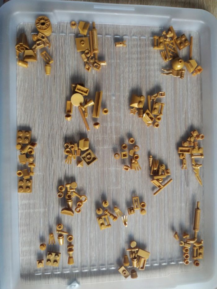 Lego lot 149 pièces Pearl gold - photo numéro 3
