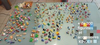Gros lot de + 300 figurines et accessoires KINDER (années 90)