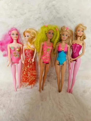 🩷🩷 Lot de 5 poupées type Barbie 🩷🩷