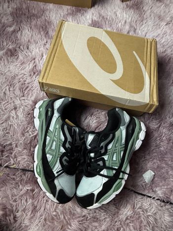 Asics gel NYC blanc noir et vert neuf taille 38