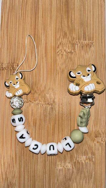 Attache tétines personnalisée 