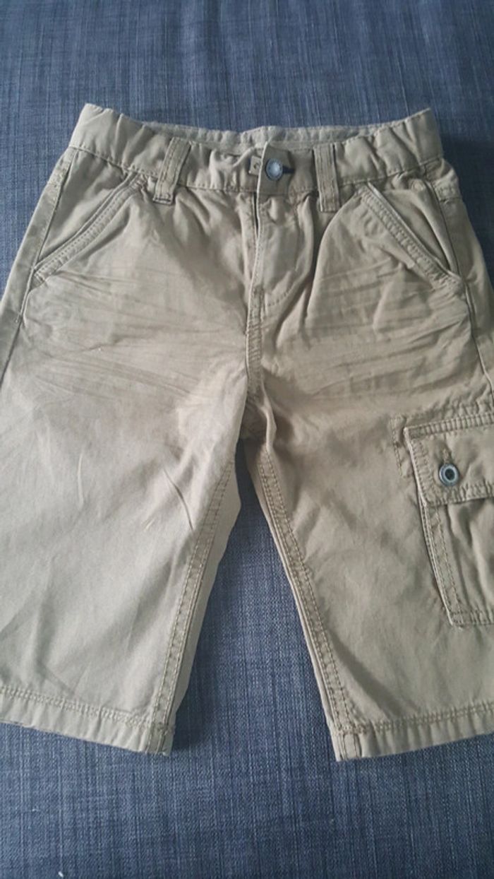 Short garçon taille 122 S.Oliver