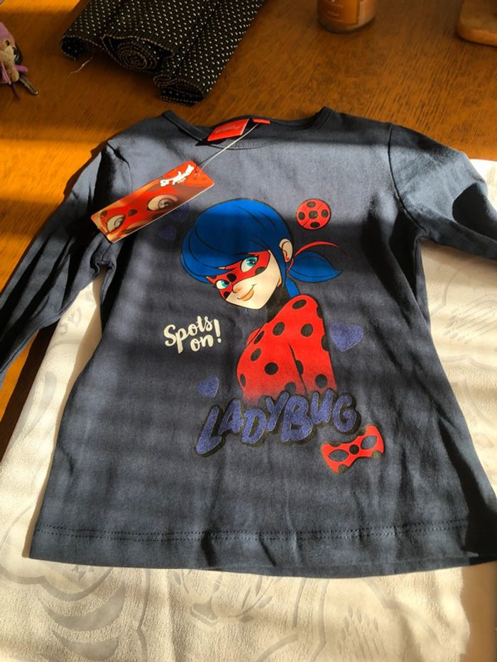 Ensemble neuf filles short jeans et tee shirt 3 ans - photo numéro 2