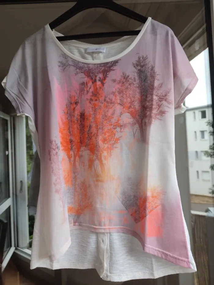 T-shirt a motif arbre