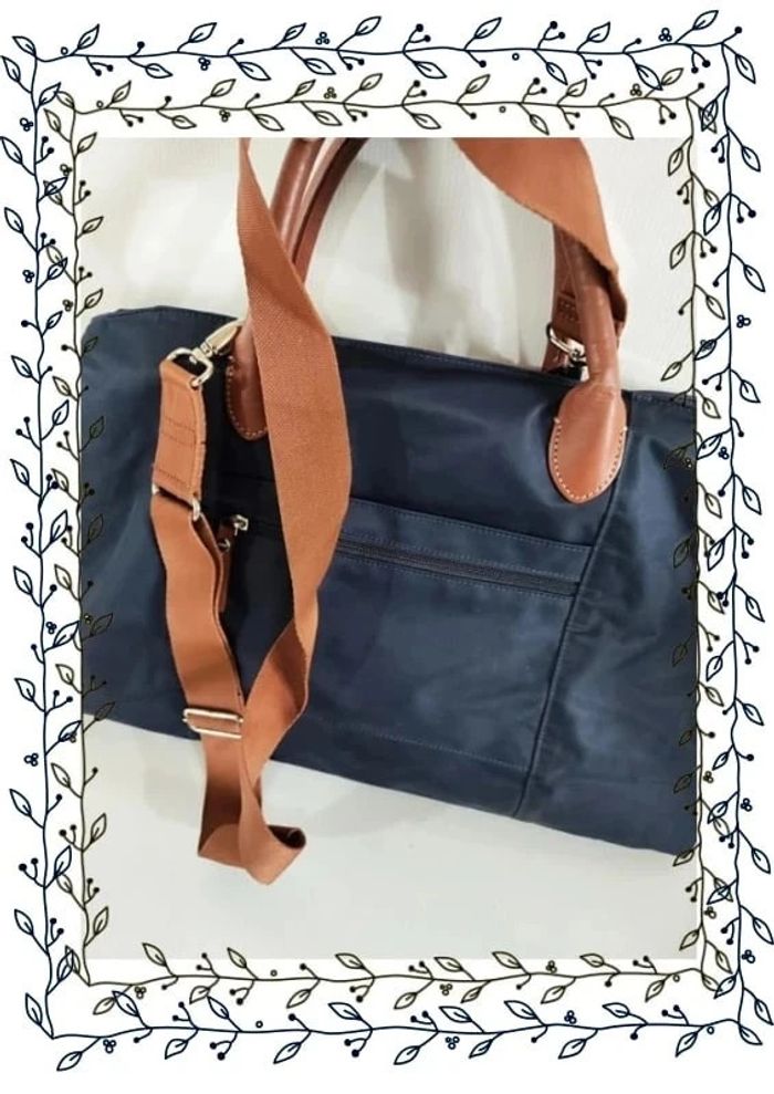 Sac à main et bandoulière week end bleu marine JUMP, bon état mais quelques marques 45x30x17cm - photo numéro 3