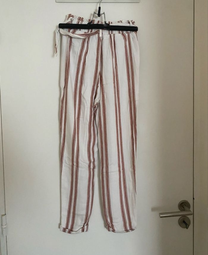 Pantalon bershka T34 - photo numéro 2
