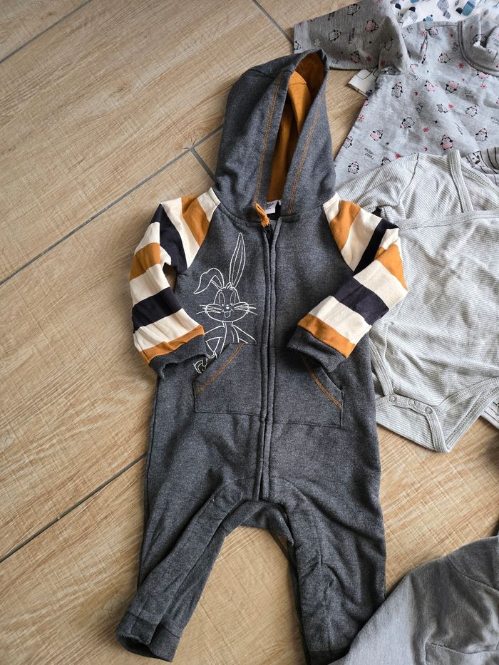 Lot vêtements 9 mois - photo numéro 3