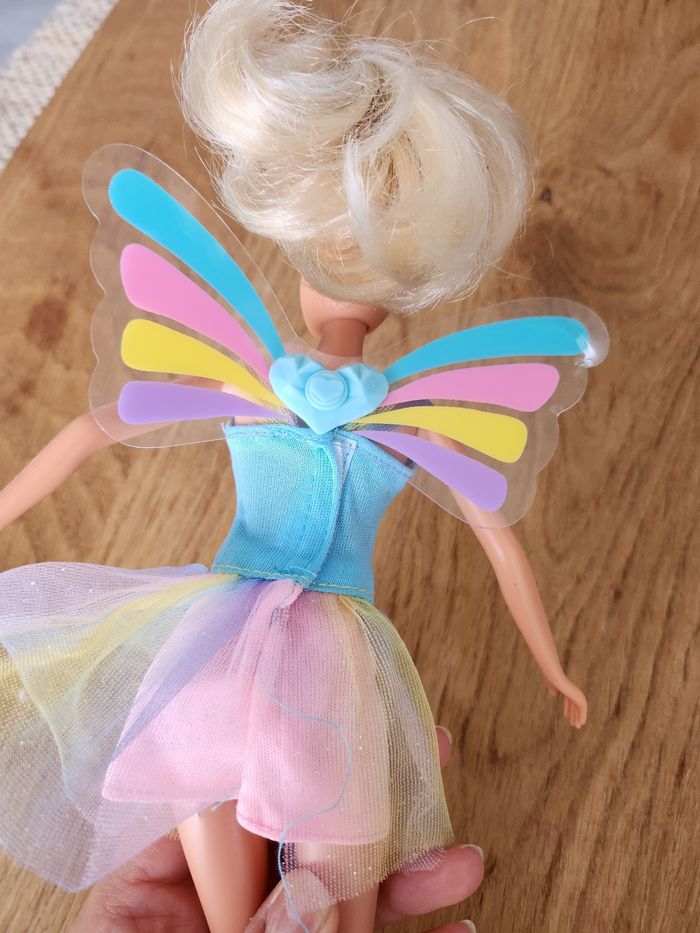 Poupée mannequin papillon tutu arc en ciel - photo numéro 3