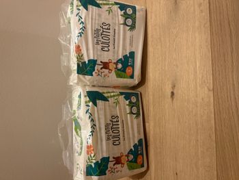 Lot paquets de couches les petits culottés taille 1