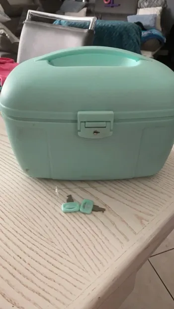 grand vanity boîte and  accessoires cheveux maquillage