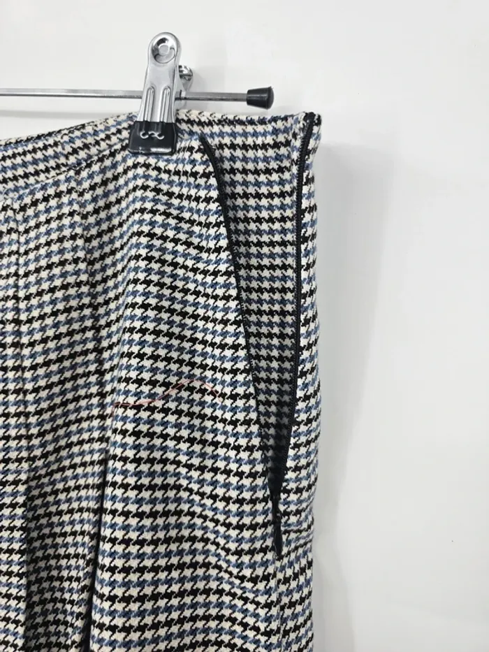 Jupe-short plissée ONLY – Carreaux pied-de-poule – Taille 42 – Neuve - photo numéro 7