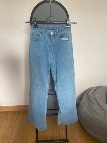 Très joli jean taille haute, évasé bleu ciel • H&M • Taille 36/S