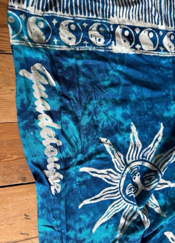 Très joli paréo bleu océan soleil Guadeloupe