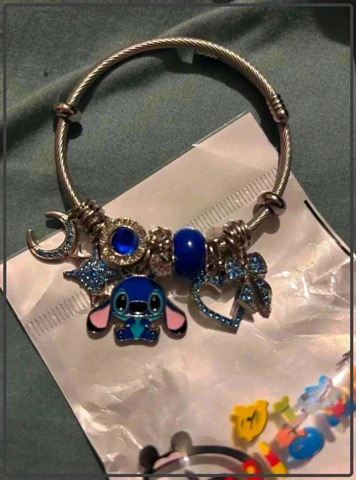 Magnifique bracelet à breloques Disney stitch - photo numéro 5
