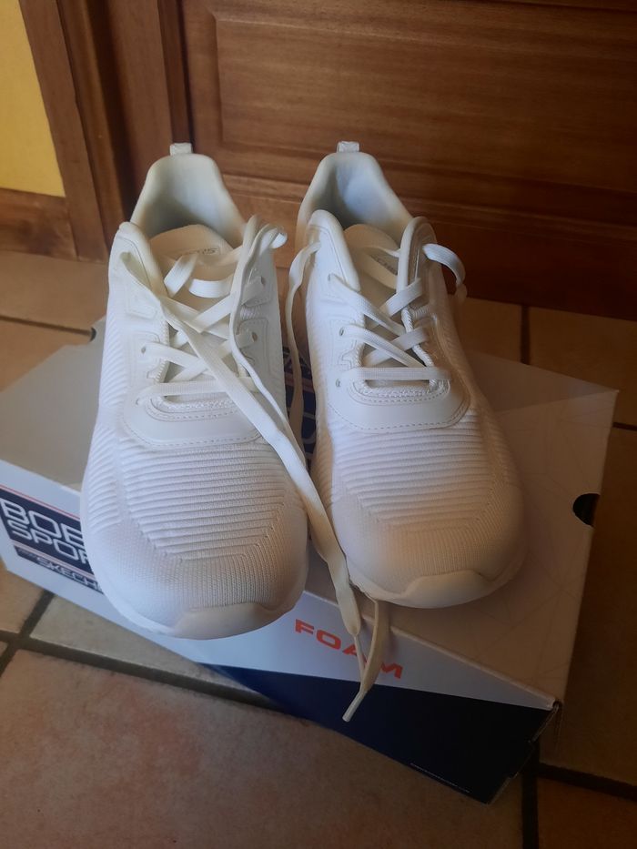 Baskets  blanches pointure 40