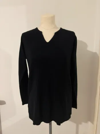 Pull noir col fendu – Taille S