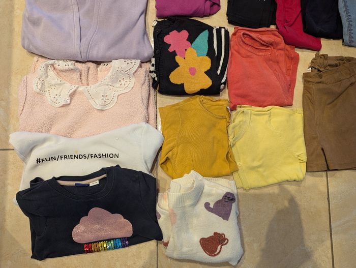 Lot vêtements fille 6 ans - photo numéro 2