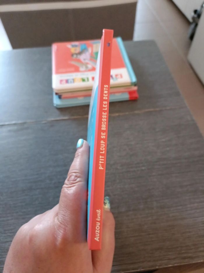 P'tit loup se brosse les dents - photo numéro 2