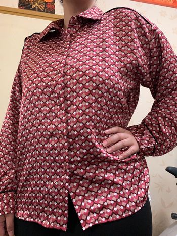 Chemise à motifs géométriques