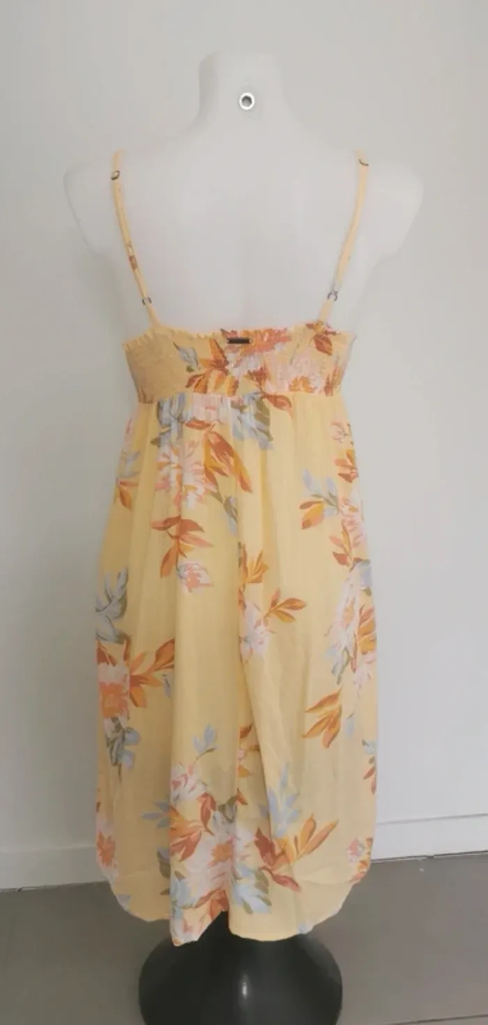 Robe motifs fleurs neuve taille S - photo numéro 2