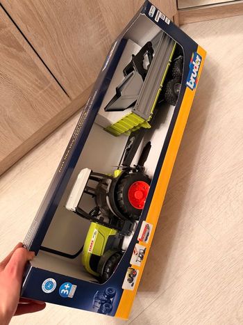 Tracteur CLAAS Nectis 267F Bruder 1:16 avec remorque basculante et chargeur frontal – Neuf