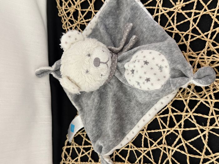 Doudou plat ours TEX BABY étoiles gris blanc carré 19 cm