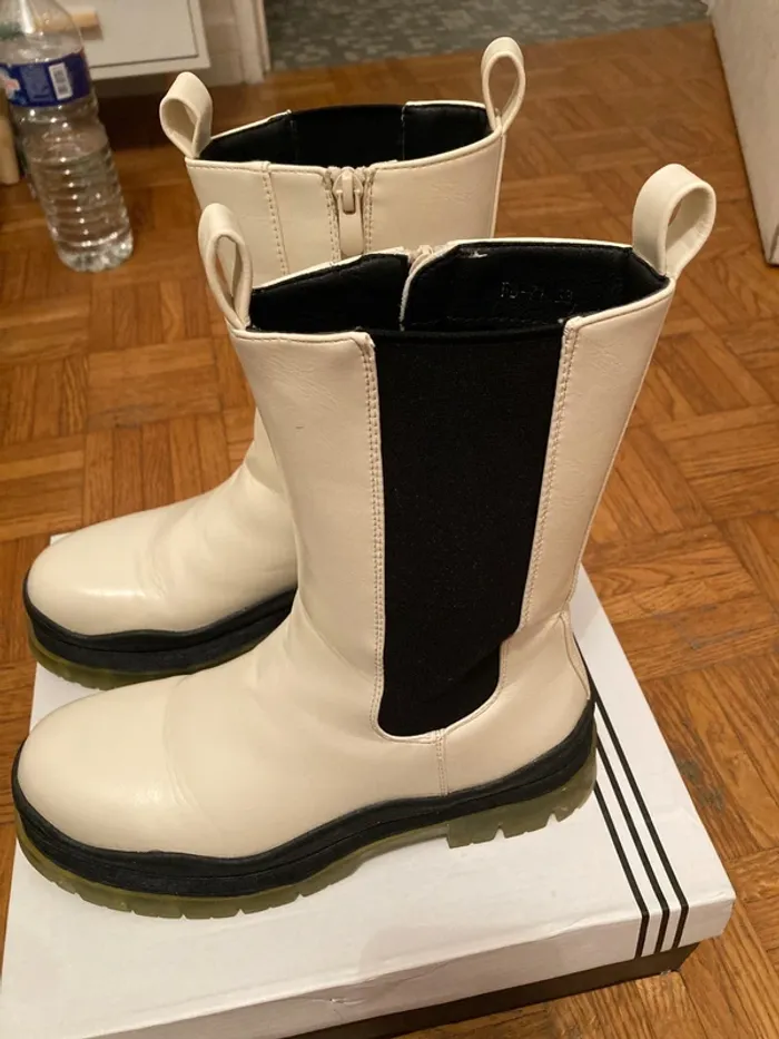 bottes blanches - photo numéro 2