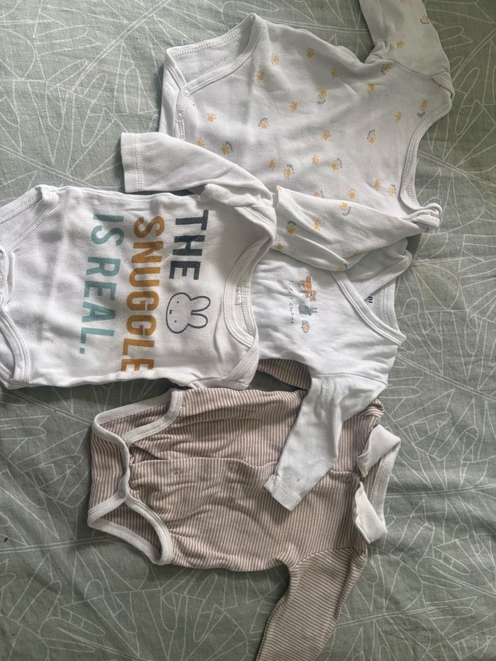 Lot bébé 1 mois