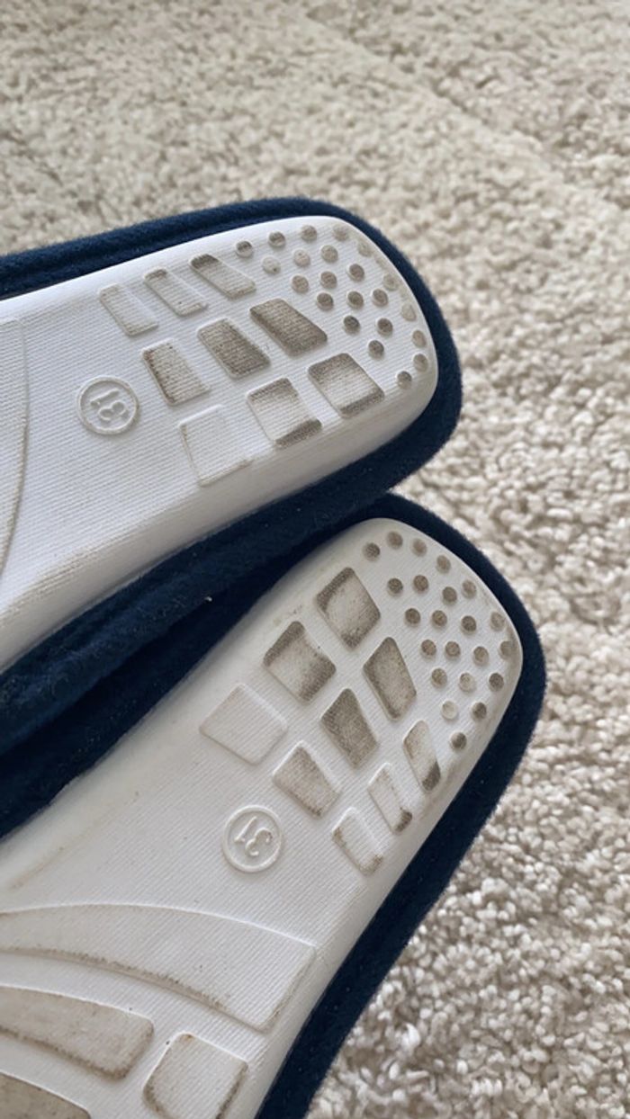 Pantoufle marine pointure 31 - photo numéro 3