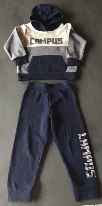 Ensemble sweat à capuche et jogging 4 ans