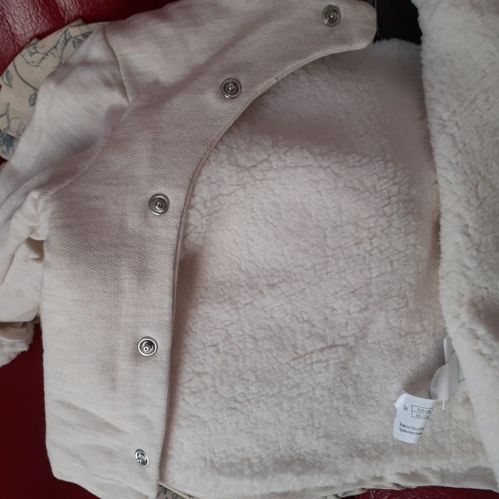 Neuf: Cardigan doublé+ capuche *taille 3 mois - photo numéro 7