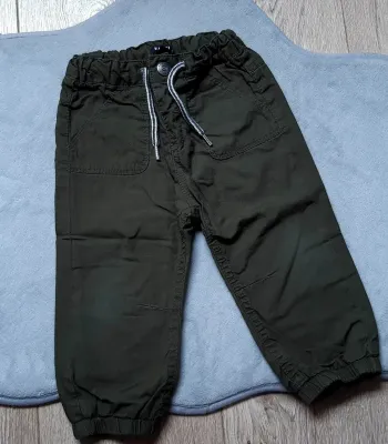 pantalon kiabi en très bon état 12 mois