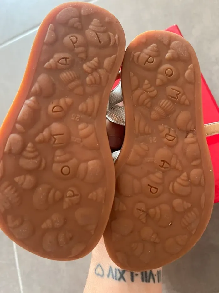 Sandales pom d’api taille 25 - photo numéro 4