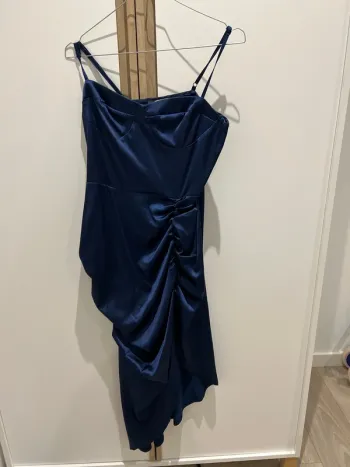 Robe mi longue froncée