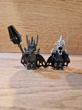 Figurines type lego Sauron et Le Roi D'Angmar seigneur des anneaux