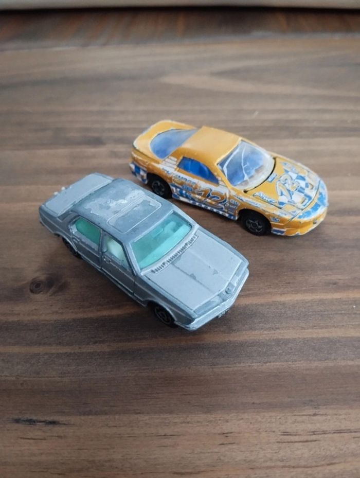 Lot 2 voitures majorette